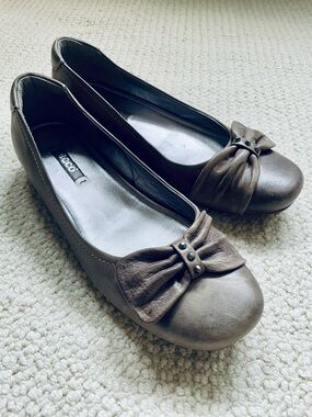 EUC ECCO Bouillon Leather Ballet Flats | Taupe Bow Slip On Comfort Shoes